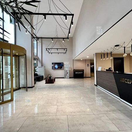 バトゥーミ Orbi Plaza Tamaraアパートホテル エクステリア 写真